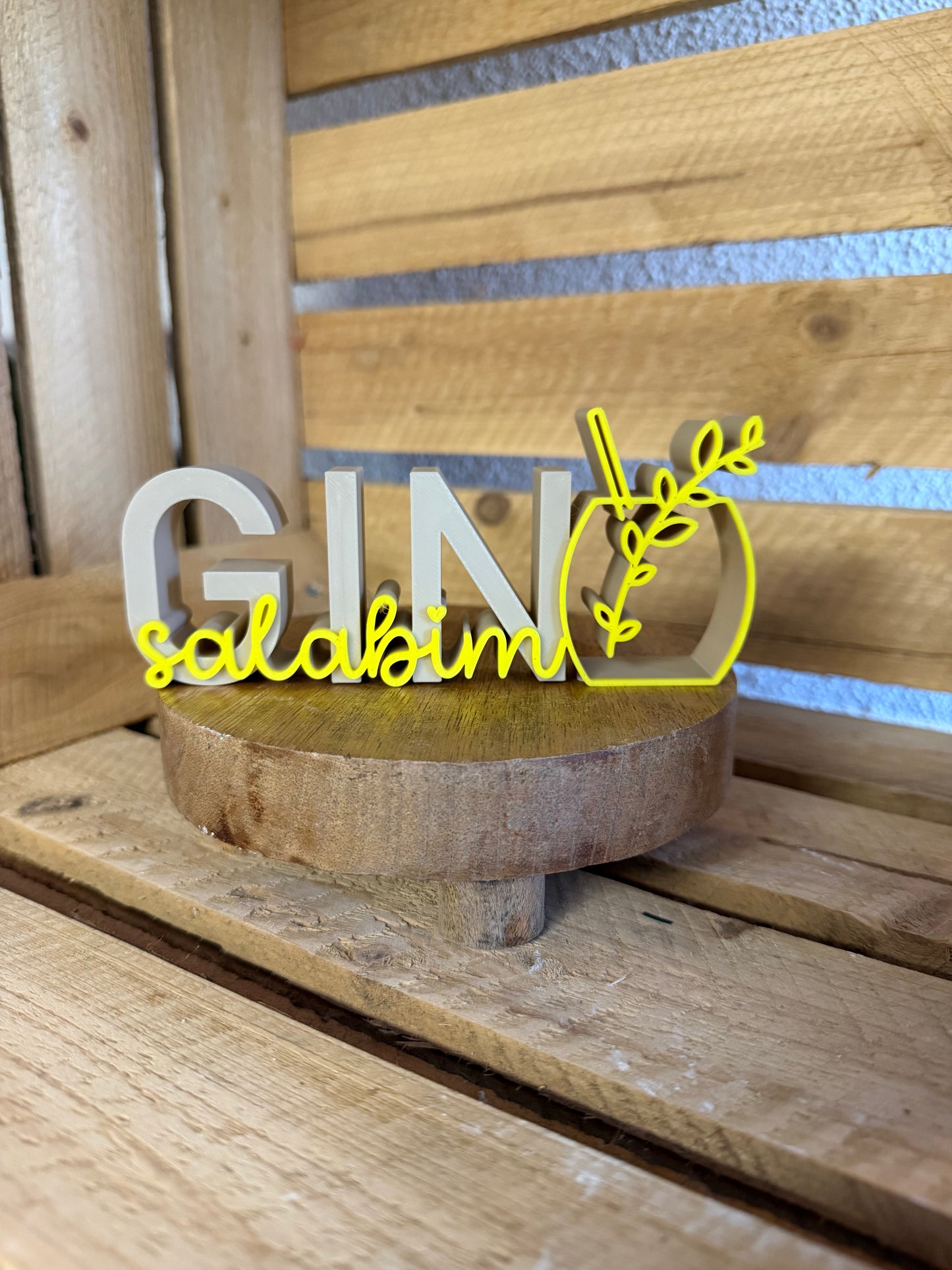 Schriftzug zweifarbig „Gin Salabim"