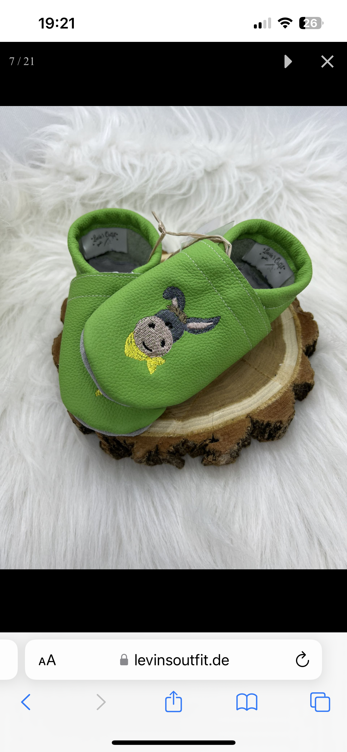 Krabbelpuschen bestickt
