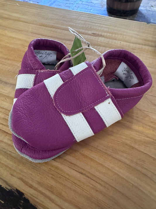 Krabbelpuschen in Sneakeroptik